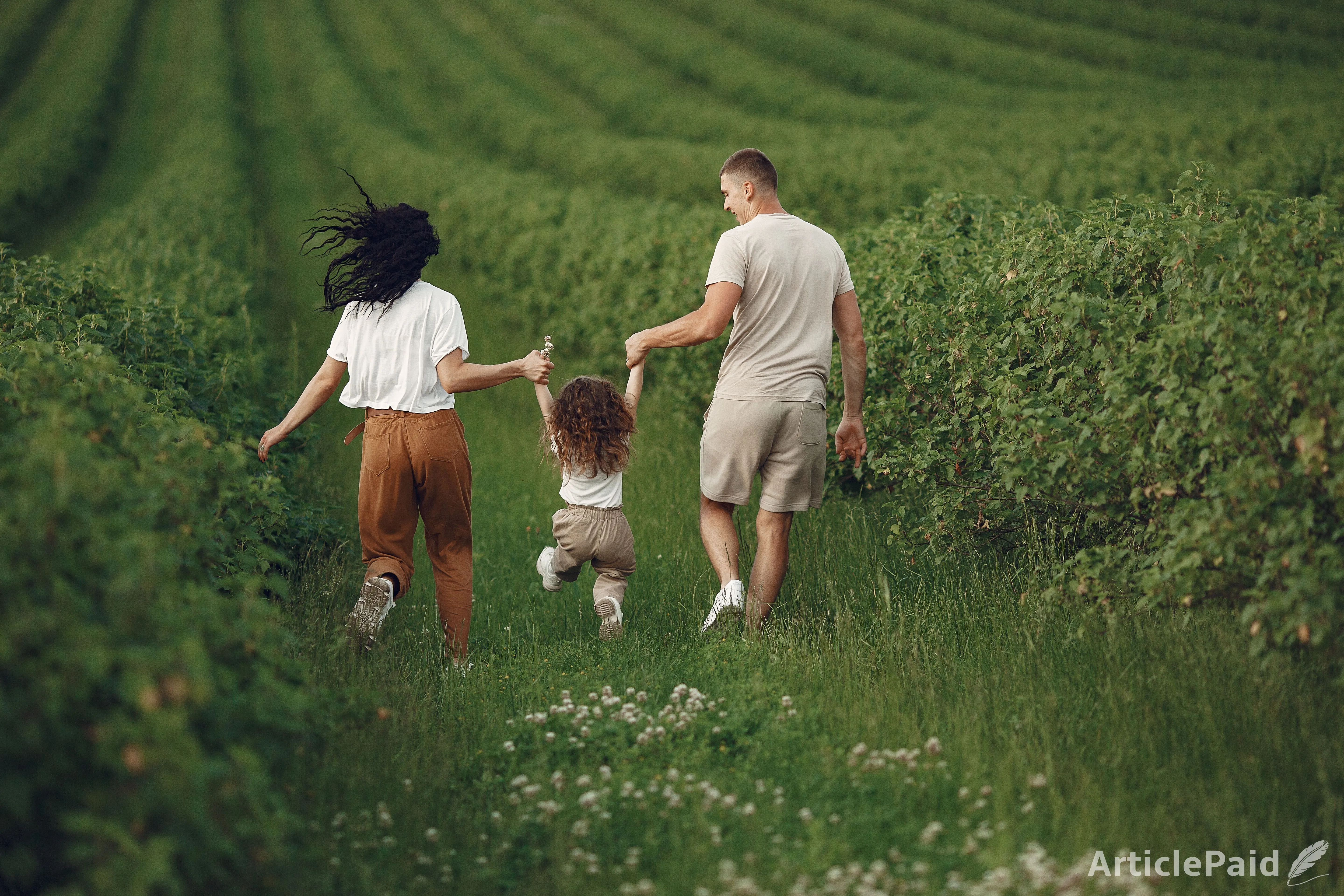 3 Things It’s Better Not to Share With Your Parents