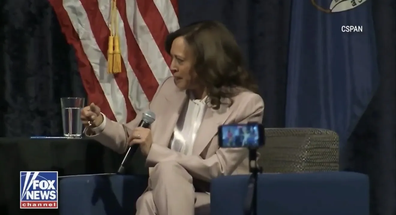 🚨 KAMALA HARRIS SAID:
"Trump entered in a war, got pulled i...
