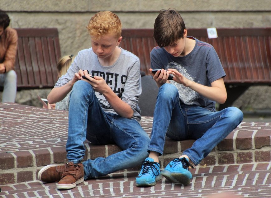 Protecting: How to Restrict Mobile Use Under the Age of 18