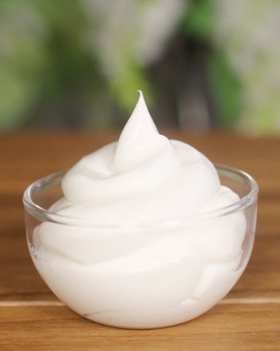 Lotions vs. Creams: Choosing the Right Skin Care Product for