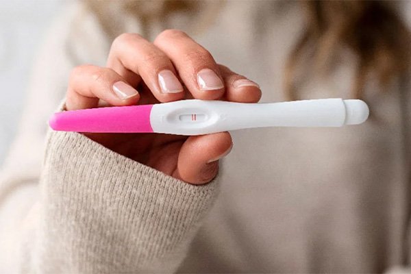 12 Early Pregnancy Signs You Might Miss Before Testing