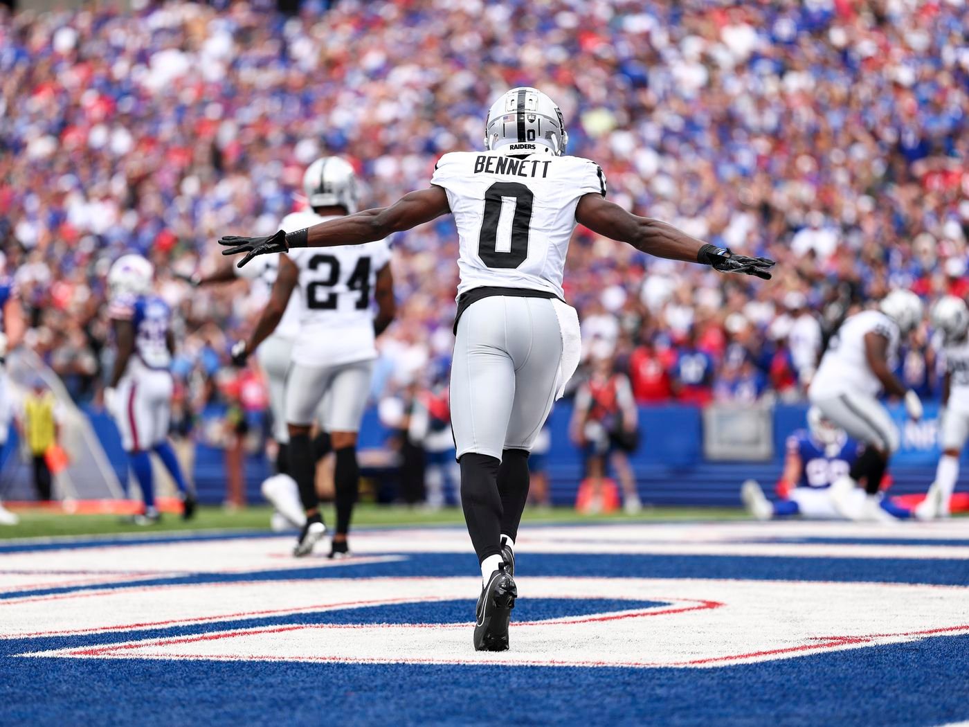 Eagles Land Jakorian Bennett in Trade With Raiders