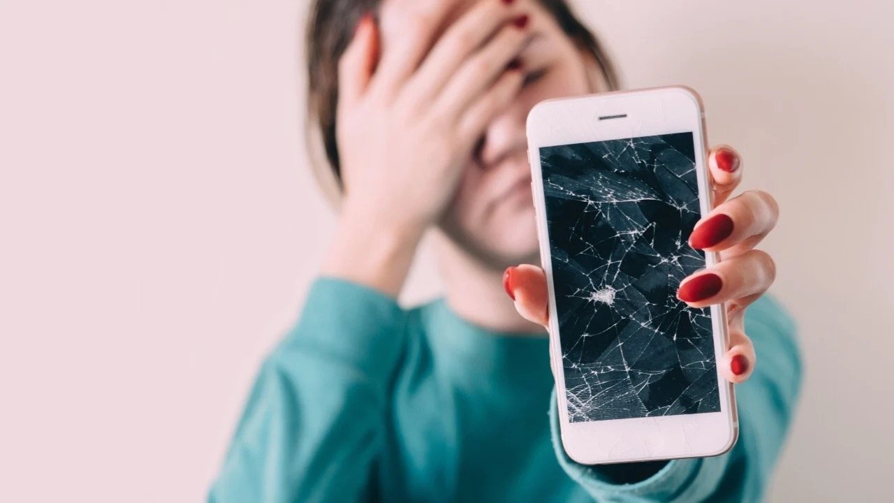 5 Phone Habits That Are Quietly Wrecking Your Focus