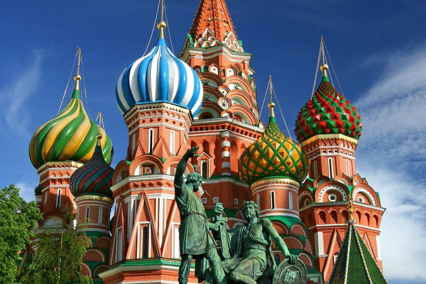 How to Survive Living in Russia in 2025 as an American?" A Practical Q&A Guide