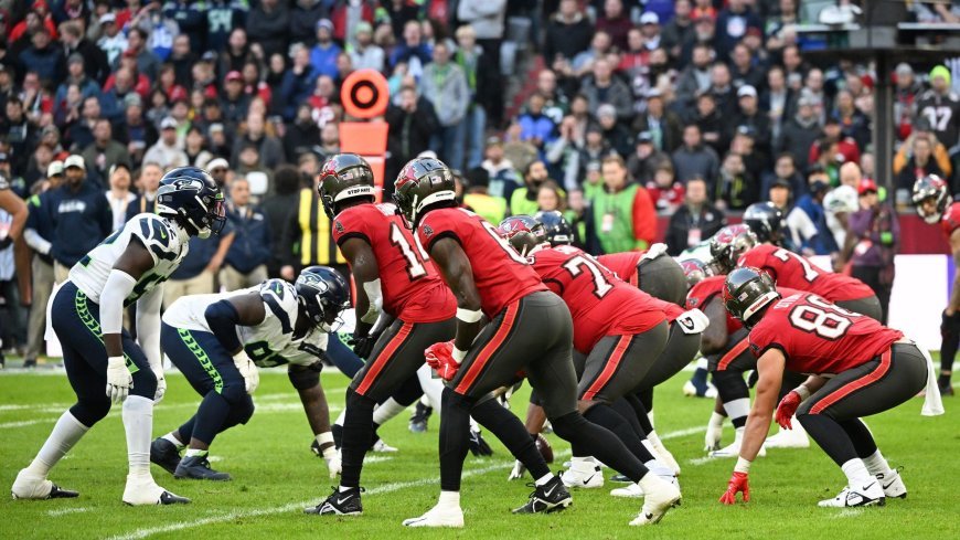 Top 10 Greatest NFL Players of All Time